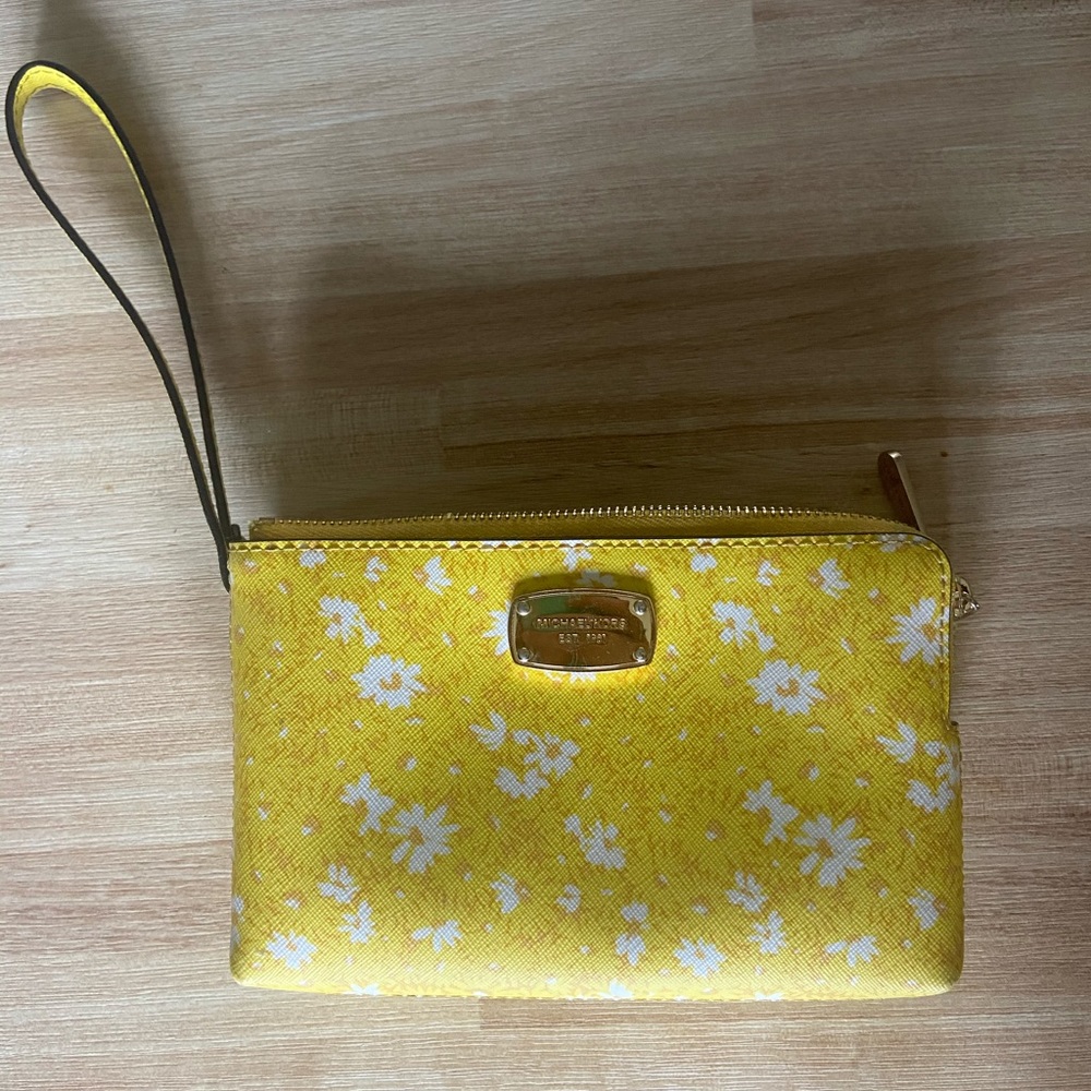 Michael Kors Jet Set Travel Wristlet